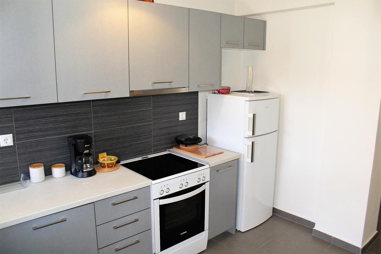 Apartment Sea View In Front Of The Beach Of Agia Marina Porto Rafti Ngoại thất bức ảnh