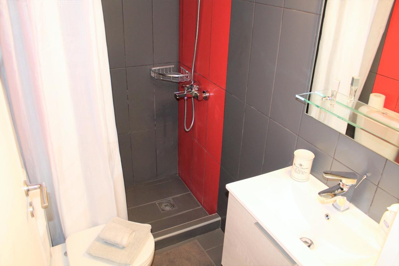 Apartment Sea View In Front Of The Beach Of Agia Marina Porto Rafti Ngoại thất bức ảnh